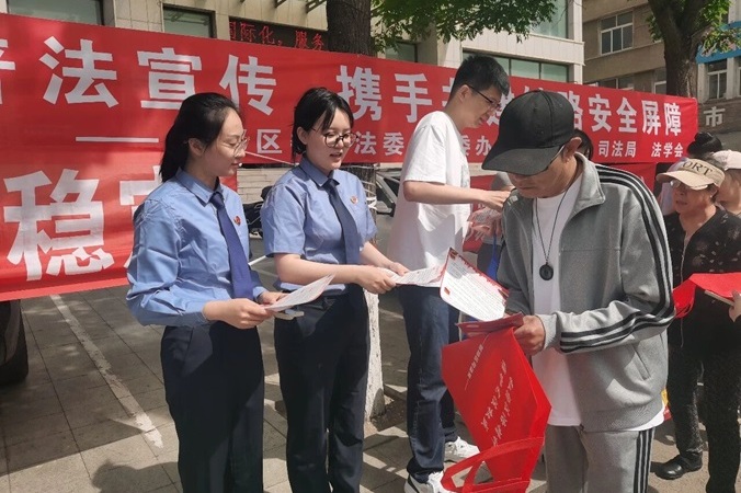 【民法典宣传月】普法润民心 履职护民生——新邱区人民检察院开展民法典宣传月系列活动